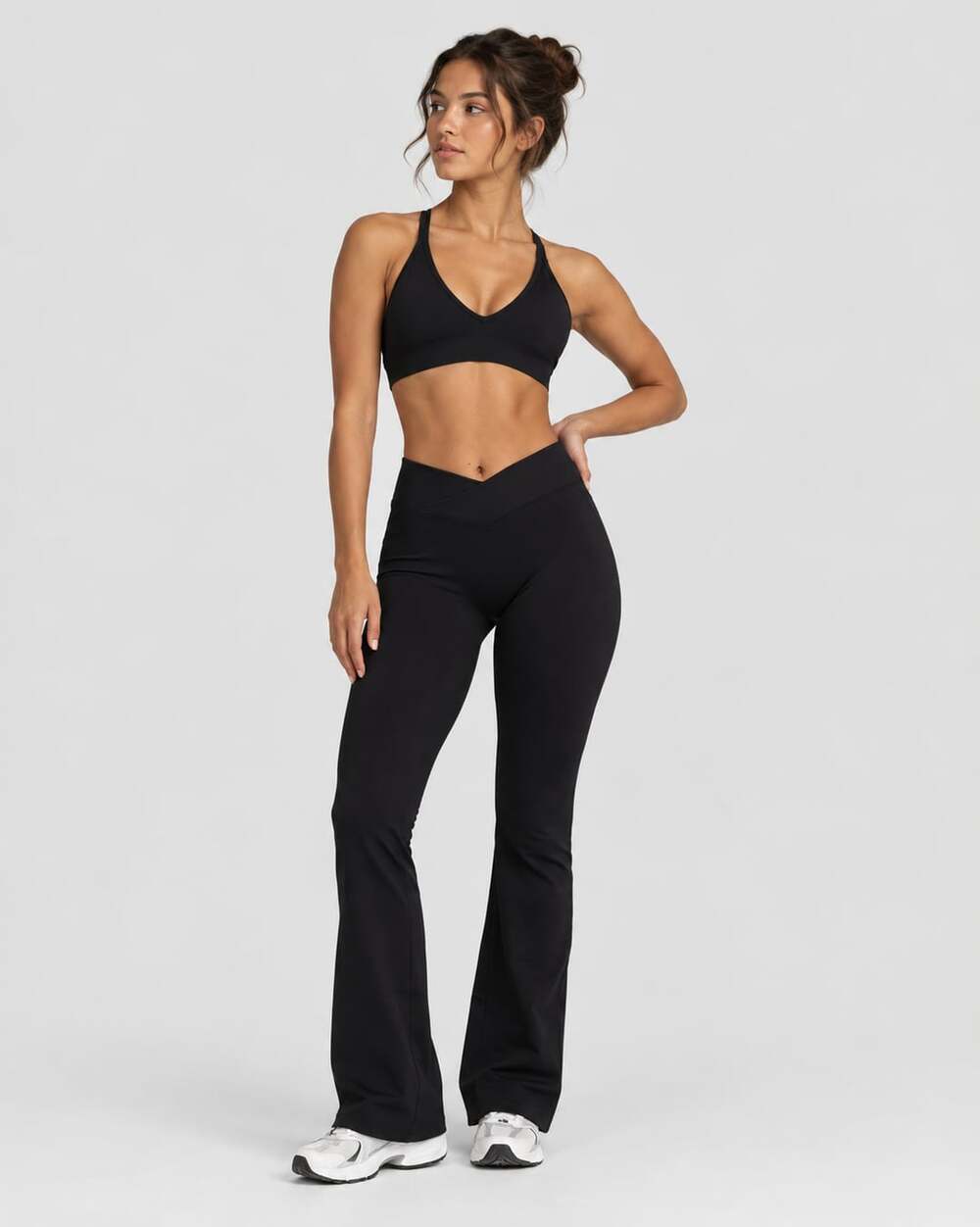 THRIVIN Ribbed Elevate Sculpting Mid V-Waist Scrunch Flare Leggings Size: M/Tall